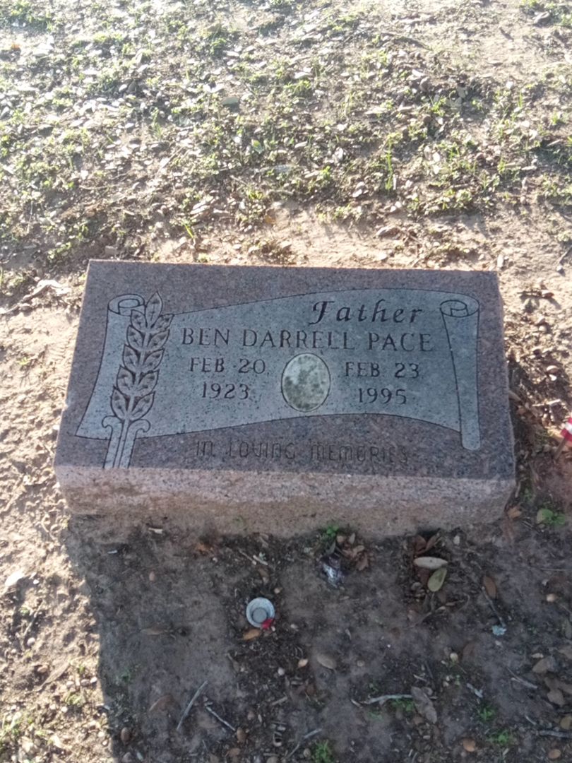 Ben Darrell Pace's grave. Photo 1